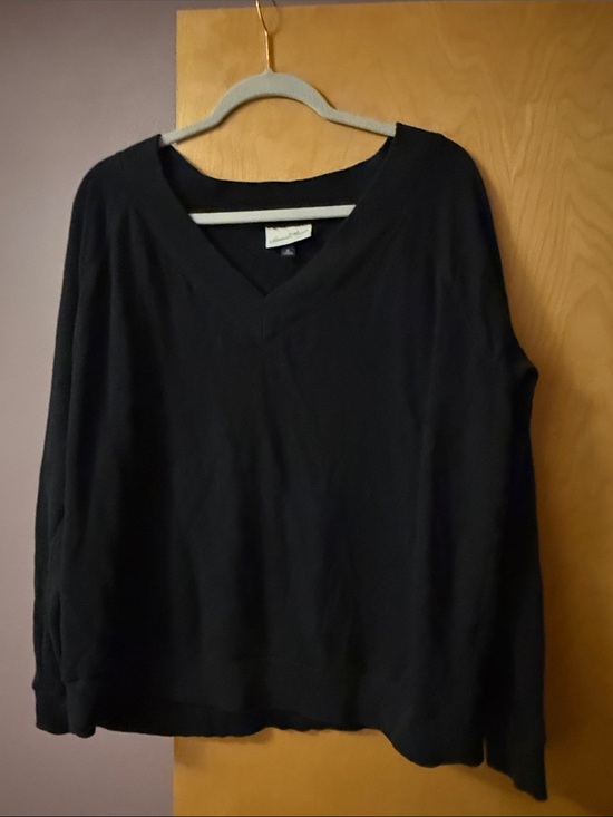 Universal Thread Tops - Universal Thread Black V-Neck Pullover Sweater